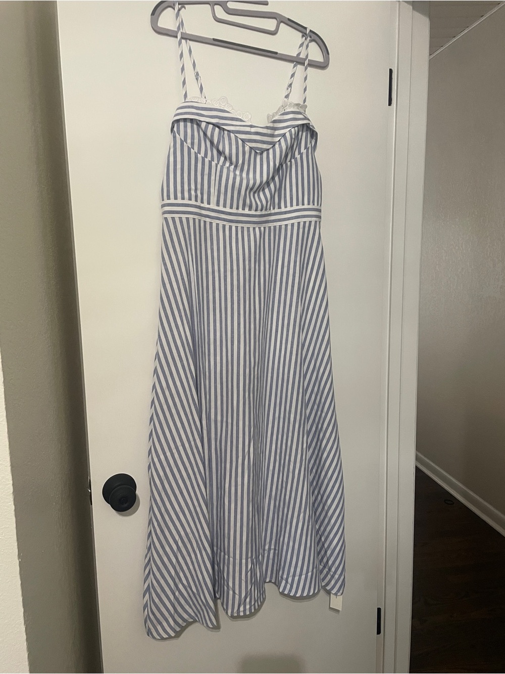 Womens Commense Striped Blue and White Midi Dress, size L. NWT.